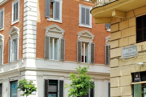 Гостиница Trevi Diamond Luxury Suite & Jacuzzi в Риме
