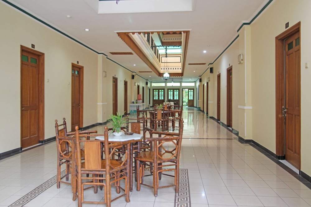 Фото RedDoorz near Xt Square Yogyakarta