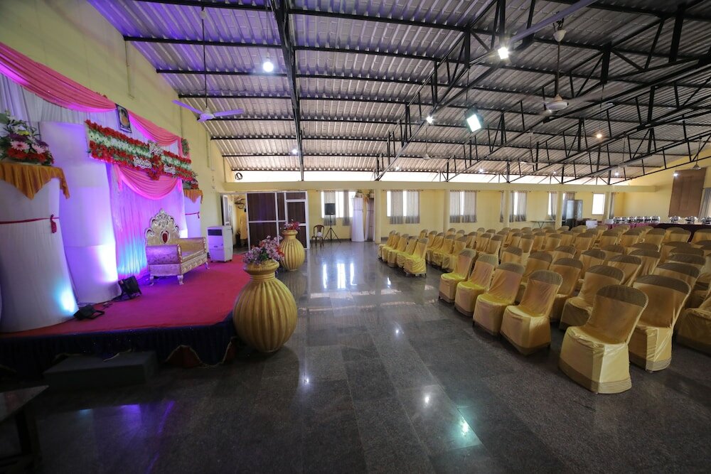 Фото Hotel Kamat Plus