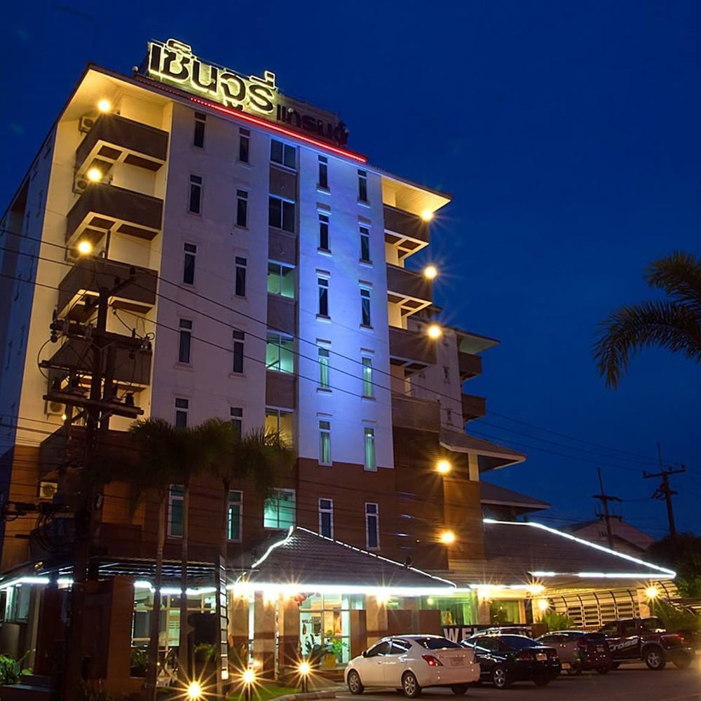 Фото отеля 1