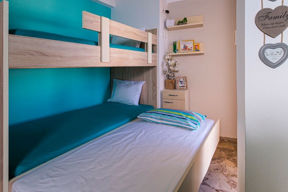 Фото Kalyves Sea View Maisonette