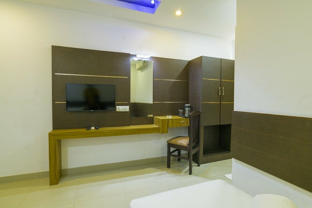 Фото Crescent Inn Navallur