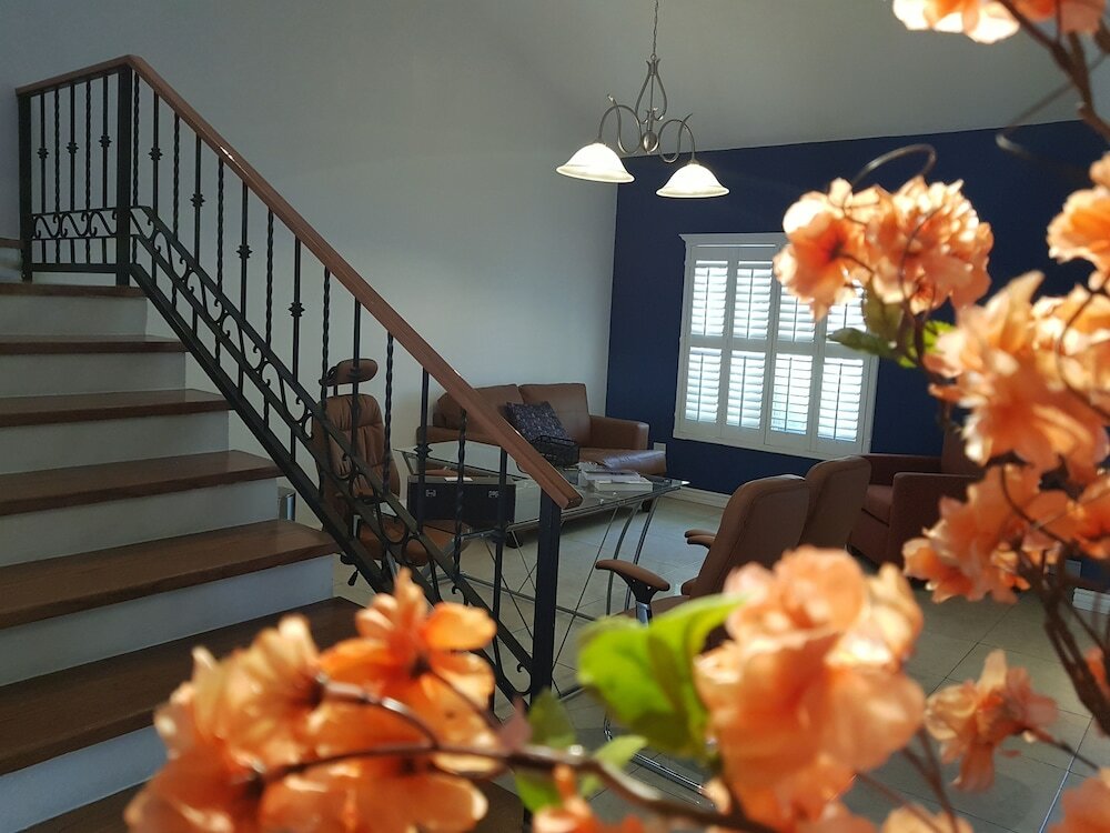 Фото Residencia a 100 mts del consulado