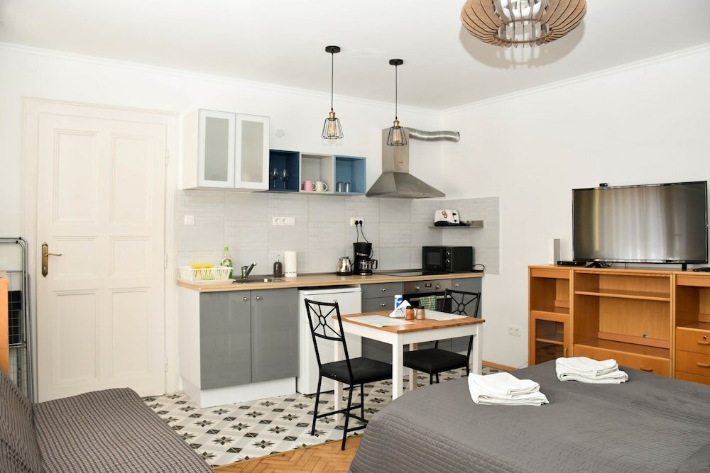 Фото Diamond Astoria 5 sun-lit apartment