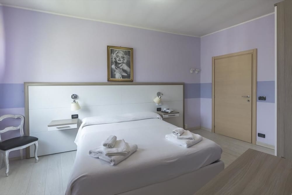 Фото Albergo Ristorante la Bussola