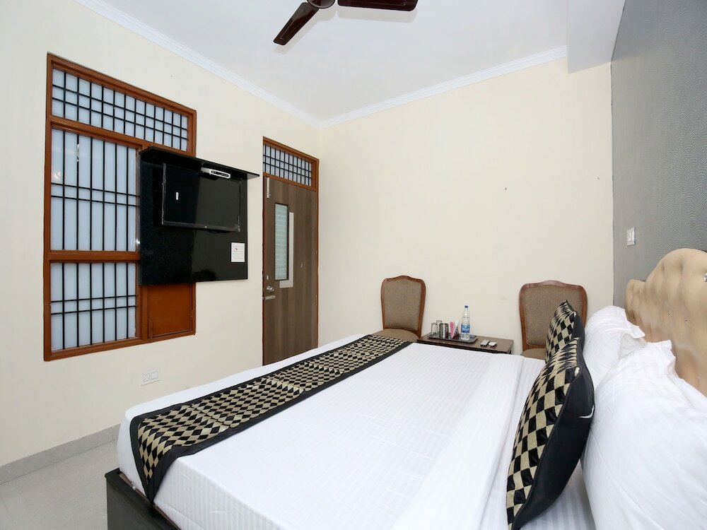 Фото Oyo 12745 Hotel Red House