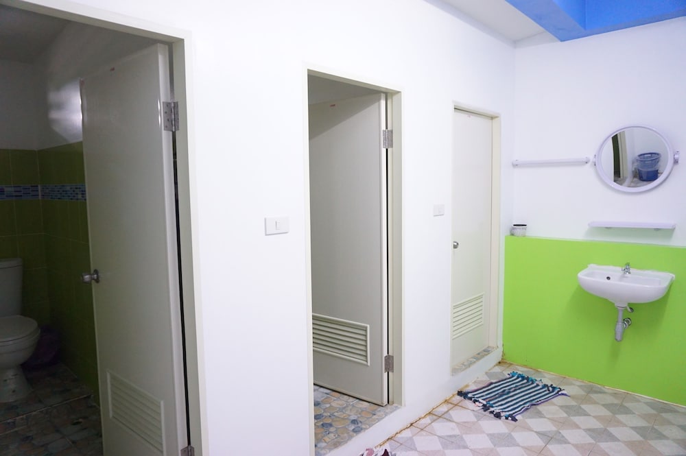 Фото Madinah Hostel Ranong