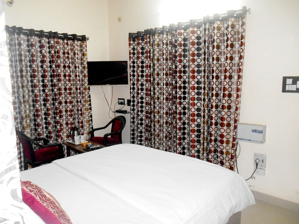 Фото Hotel Awaas Corporate Inn