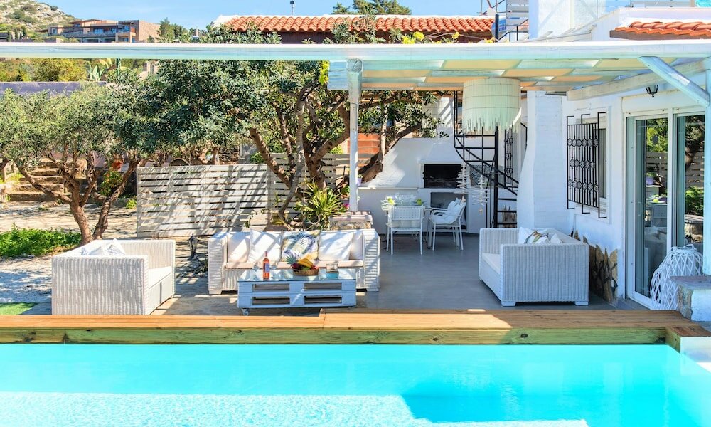 Фото Вилла Cretan Lodge Heated Pool