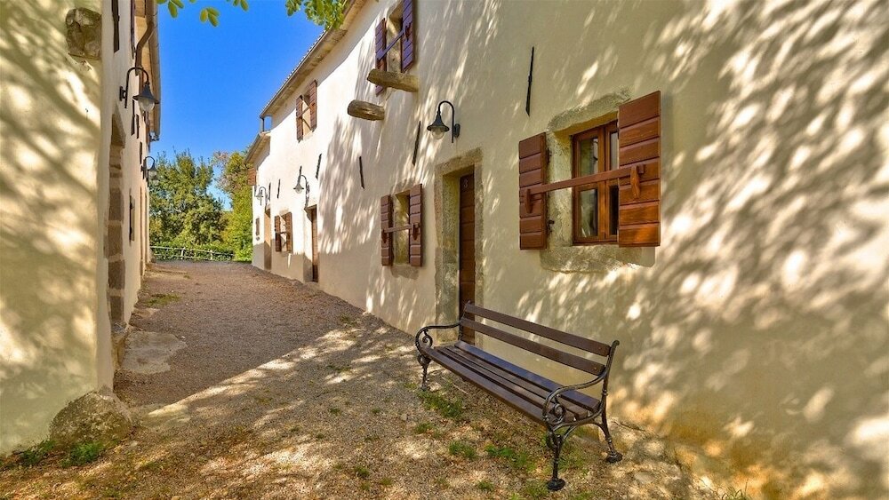 Фото Traditional Stone House