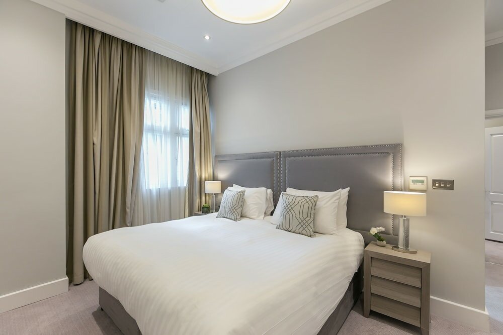 Фото Chilworth Court