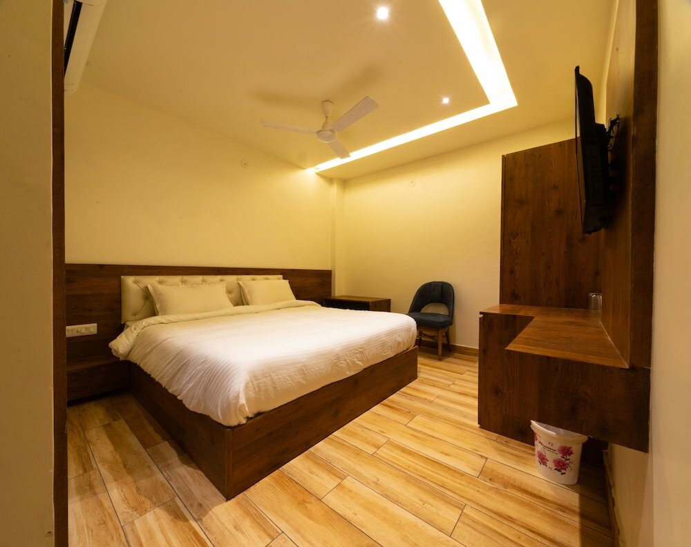 Фото Hotel Aishwarya And Restaurant