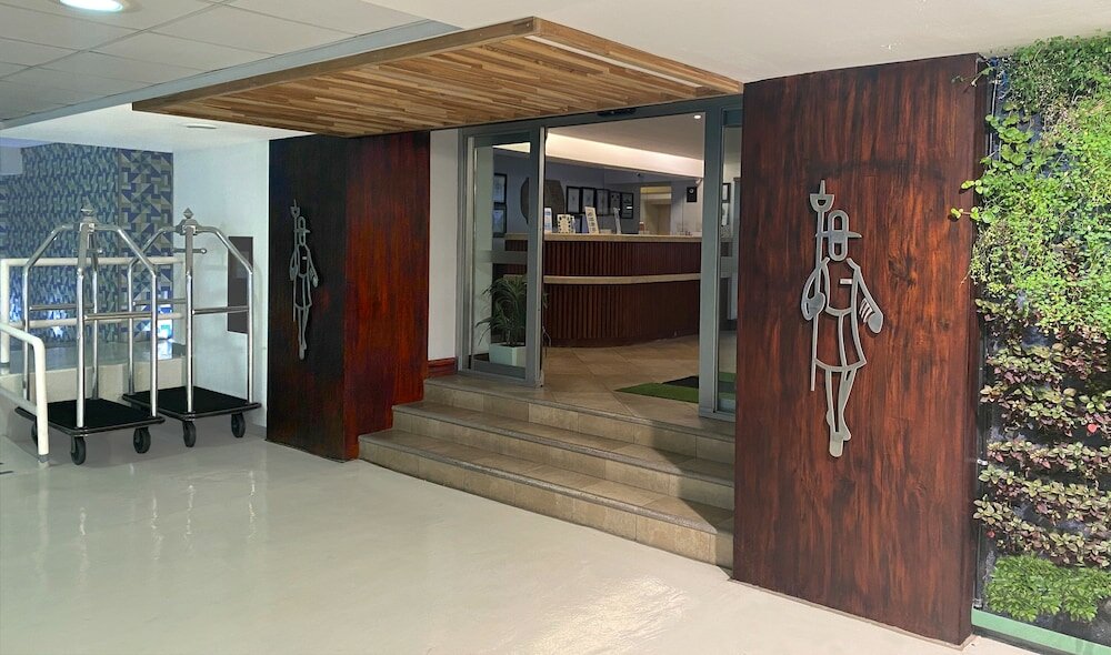 Фото Balmoral Suites