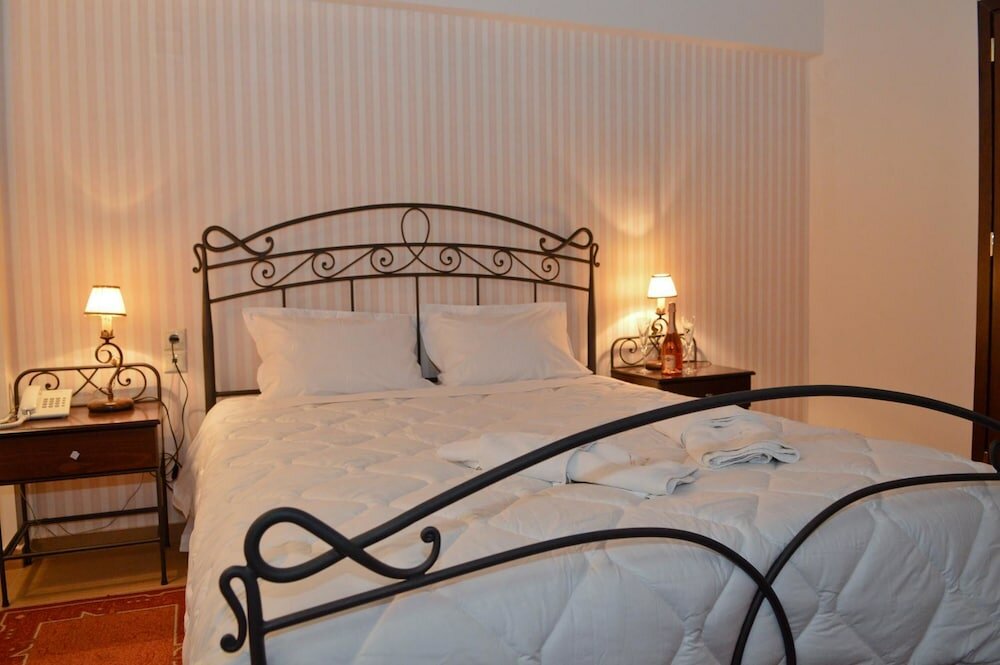 Фото Hotel Mikri Archontissa