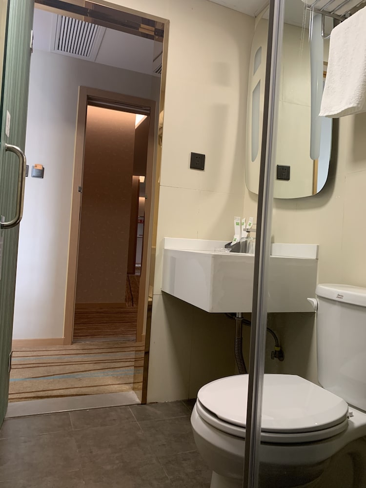 Фото Ibis Styles Chengdu American Center Hotel