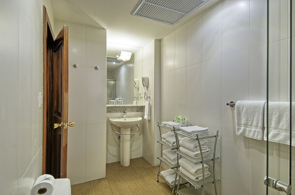 Фото Balmoral Suites