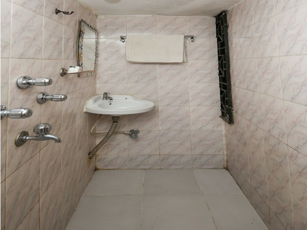 Фото Oyo 3301 Maya International