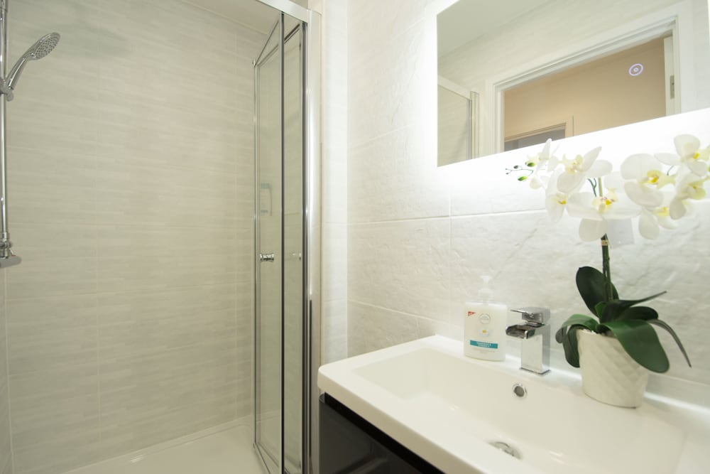 Фото London Deluxe Apartments