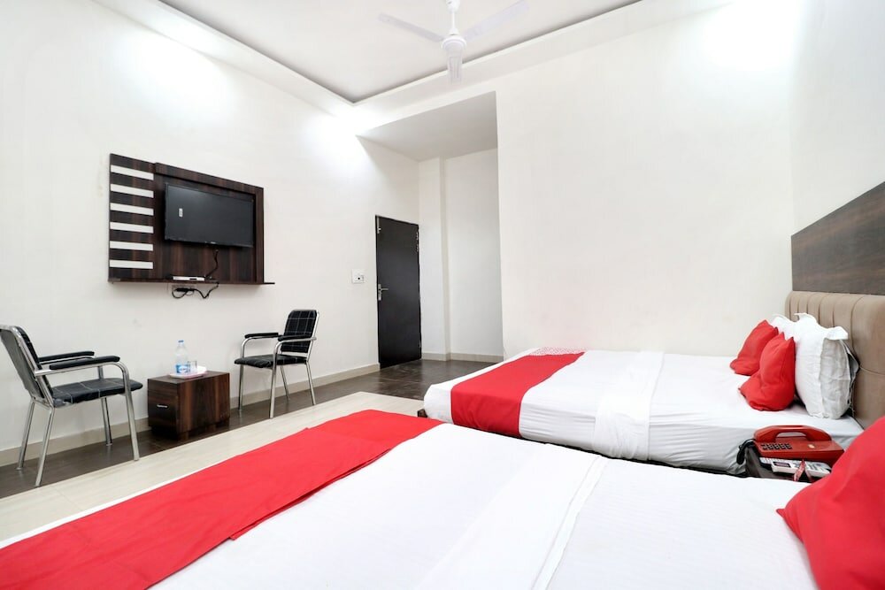 Фото Oyo 16379 Hotel LivInn Hub