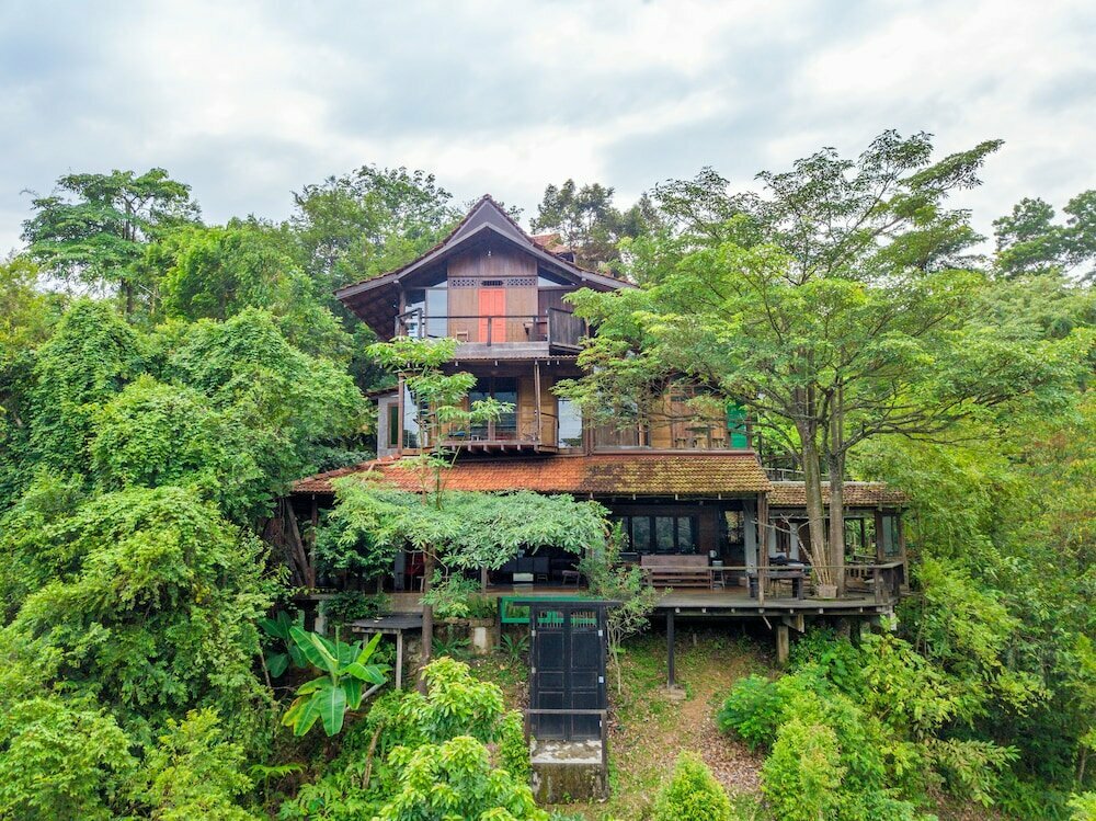 Hotel Spyder Hill, Earth, photo