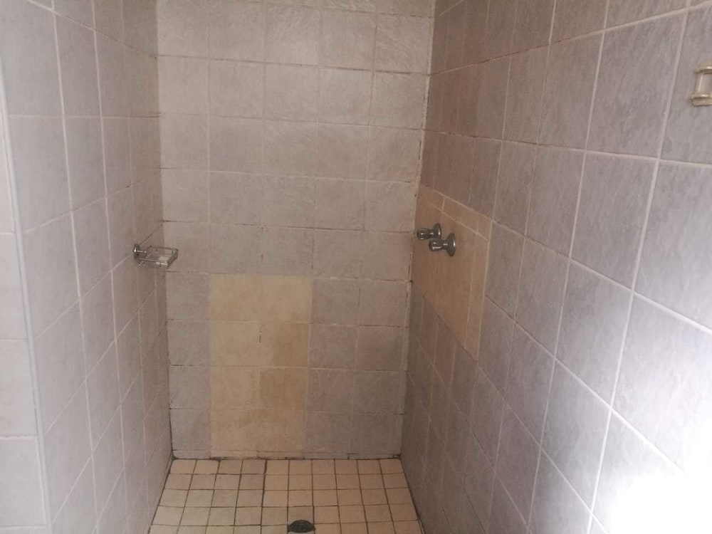 Фото Chancellor's Court Brooklyn Guest House