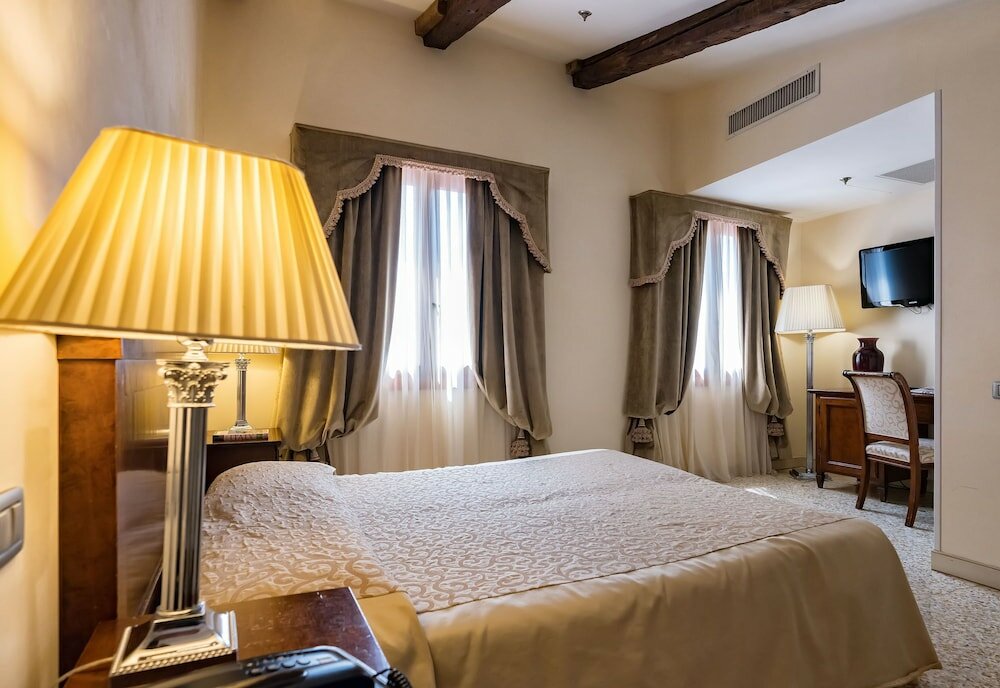 Фото Hotel Dell'Opera