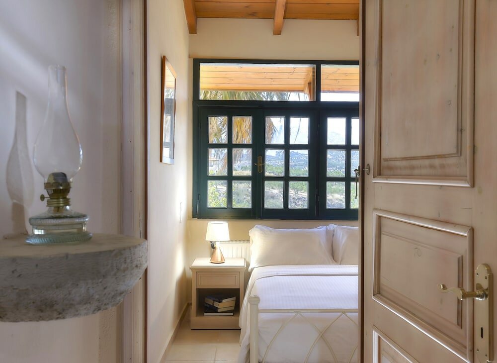 Фото Castello Villa Daphnes - Private Pool & Whirlpool