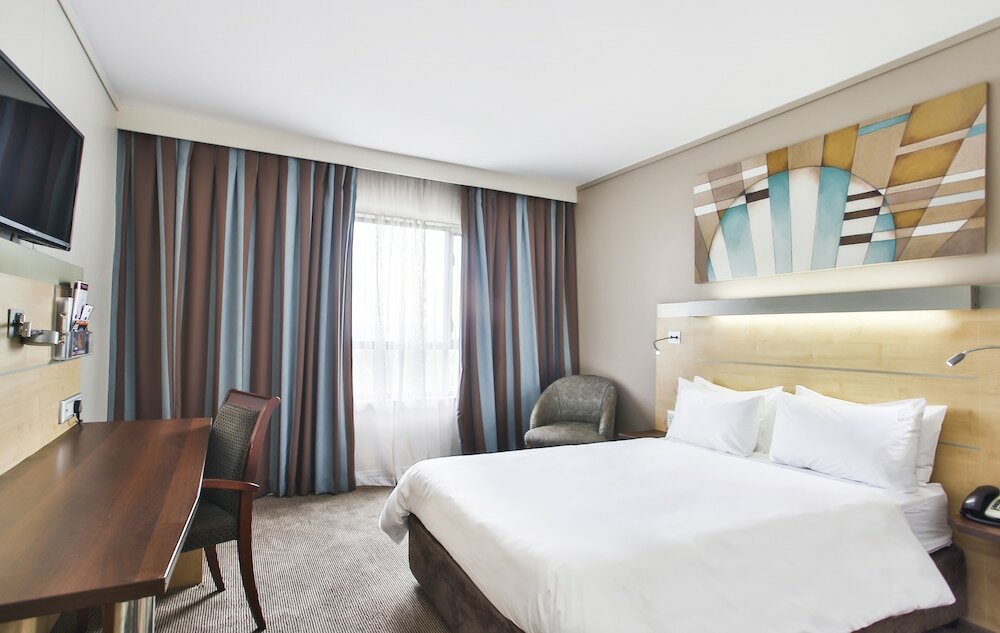 Фото Holiday Inn Express Sandton Woodmead, an Ihg Hotel