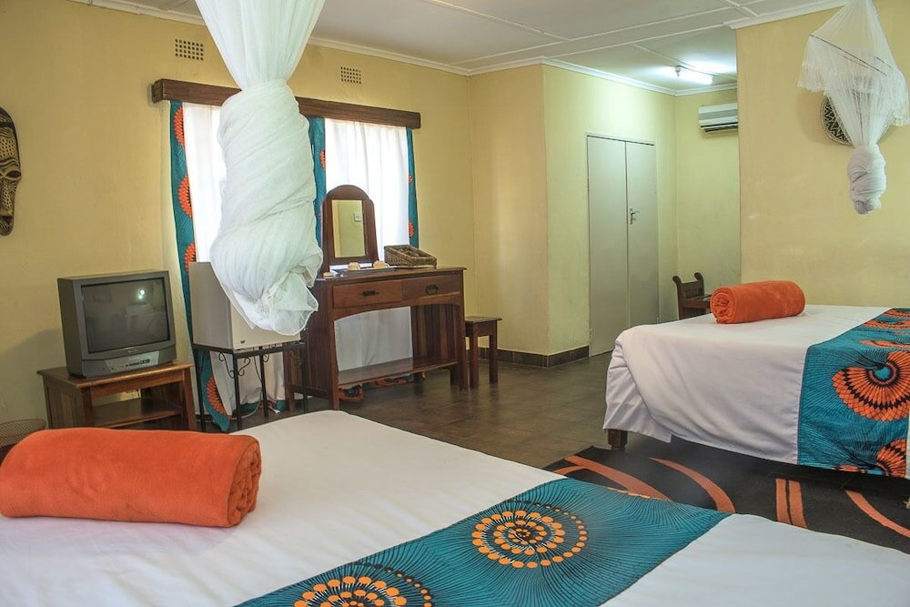 Фото Chanters Lodge, Livingstone