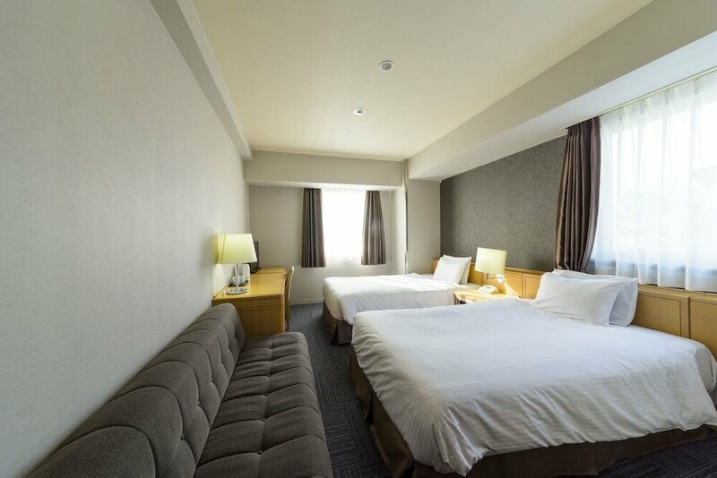 Гостиница SureStay Plus Hotel by Best Western Shin-Osaka в Осаке