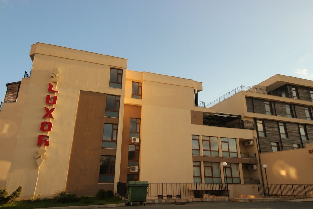 Фото Menada Luxor Apartments