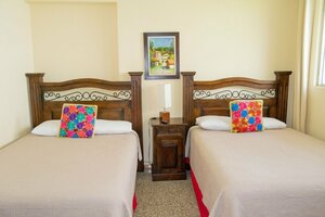 Хостел Hostal Donde Regina