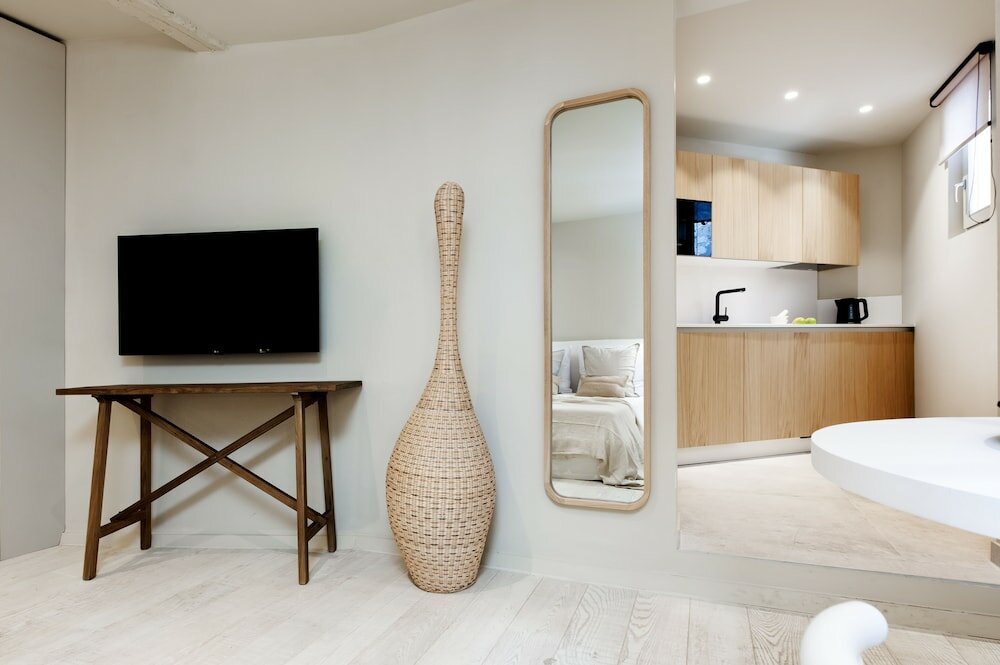 Фото Calnova Suites