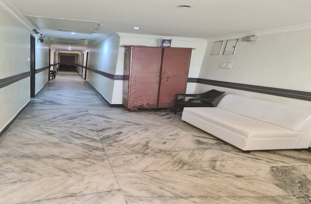 Фото Hotel Nadaradjane Residency