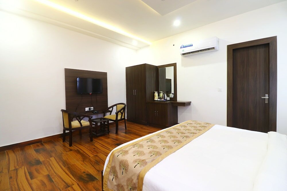 Фото Hotel Taj Venture by Park Tree