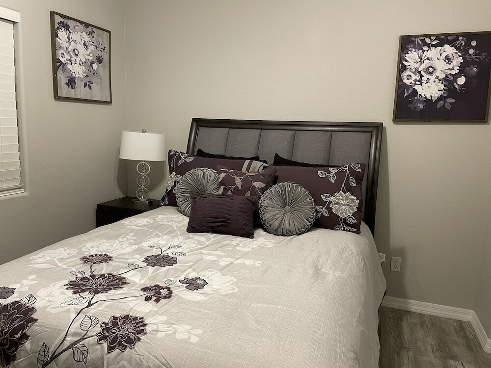 Фото Available Now Brand New Pool Home