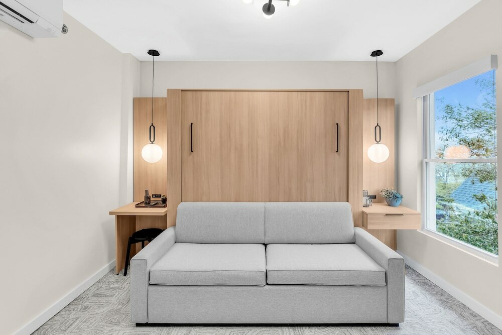 Фото The St Laurent Social Club & Guest Rooms