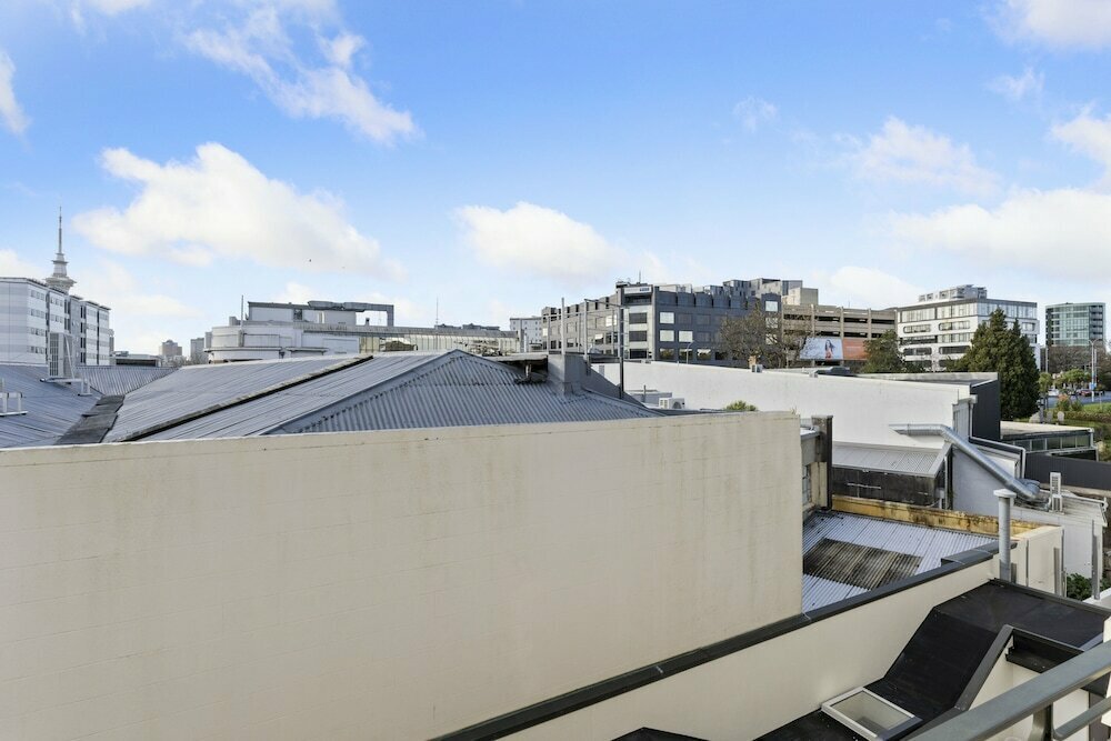 Hotel Cbd Spacious 3 Storey Terrace House, Auckland, photo