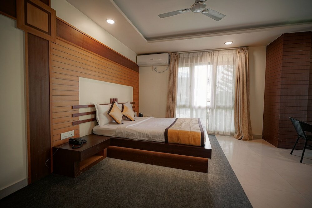 Фото Hotel Hilltop International