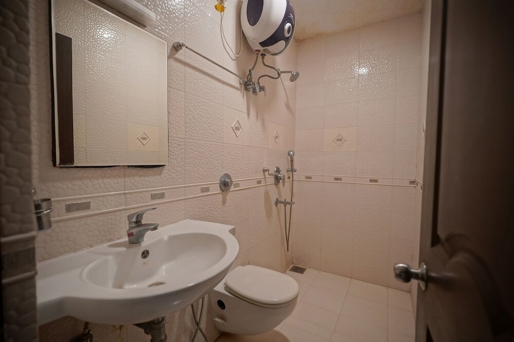 Фото Hotel Hilltop International