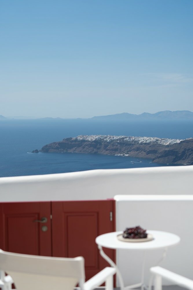 Фото Serendipity Cliffside Villa & Suites