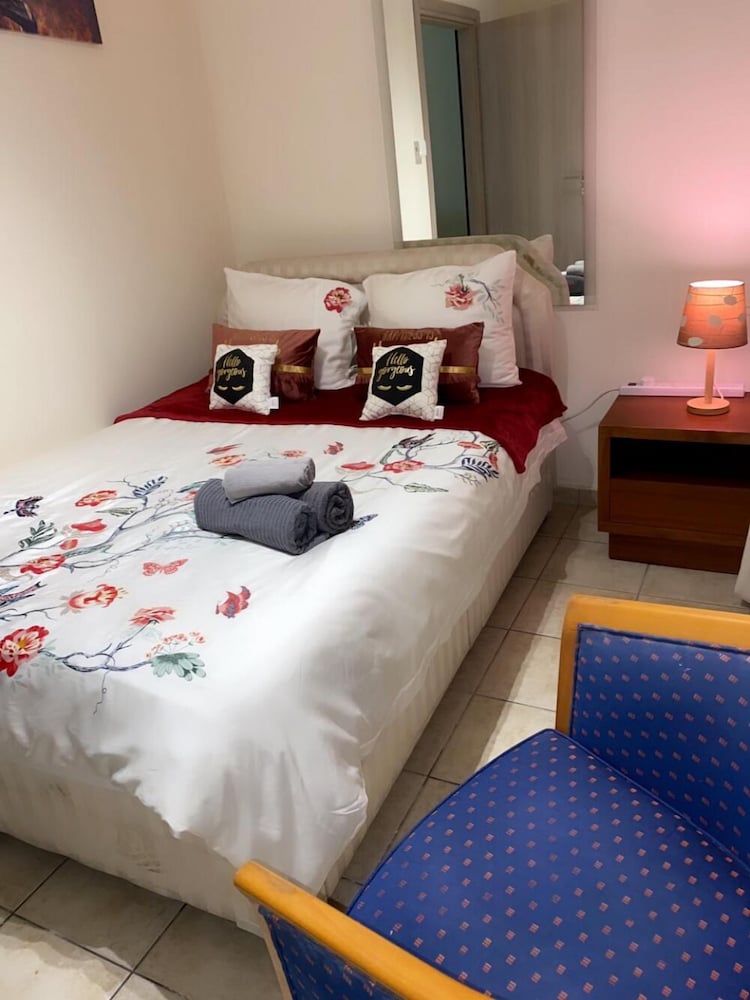 Фото Larnaca Beach Apartment