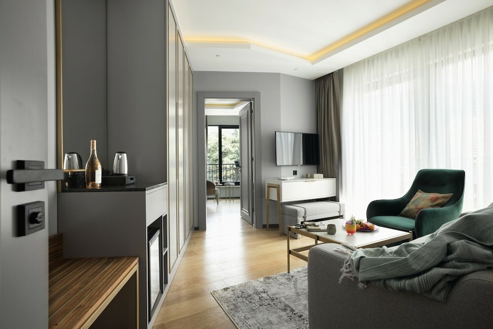 Фото La Fleur Boutique Hotel