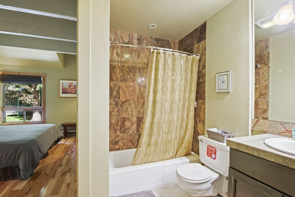 Фото Beachfront Ski Cabin