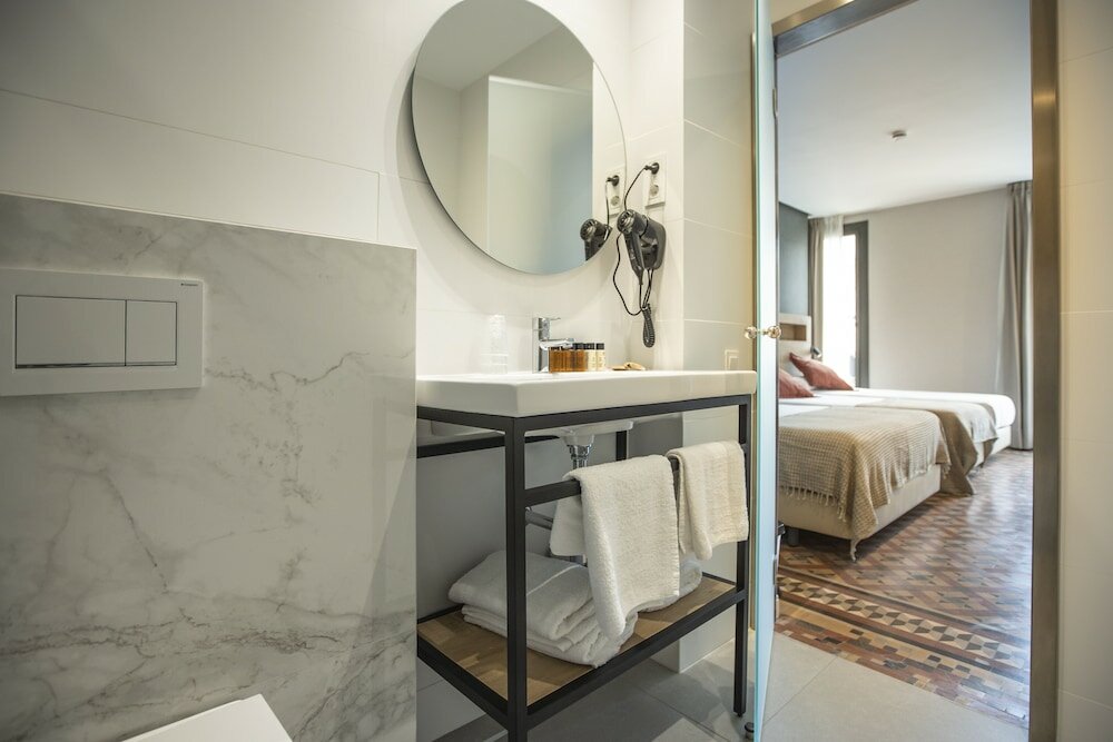 Фото Fontanella by Bcn Urban Rooms