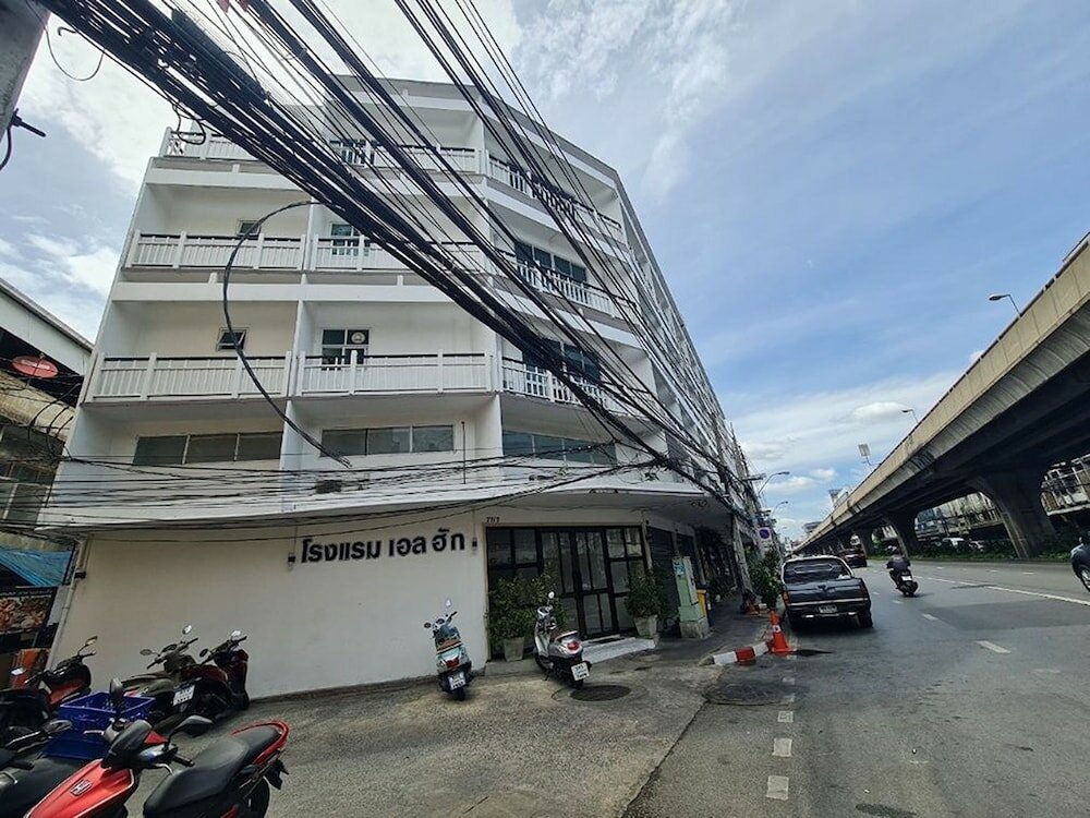 Фото отеля 1