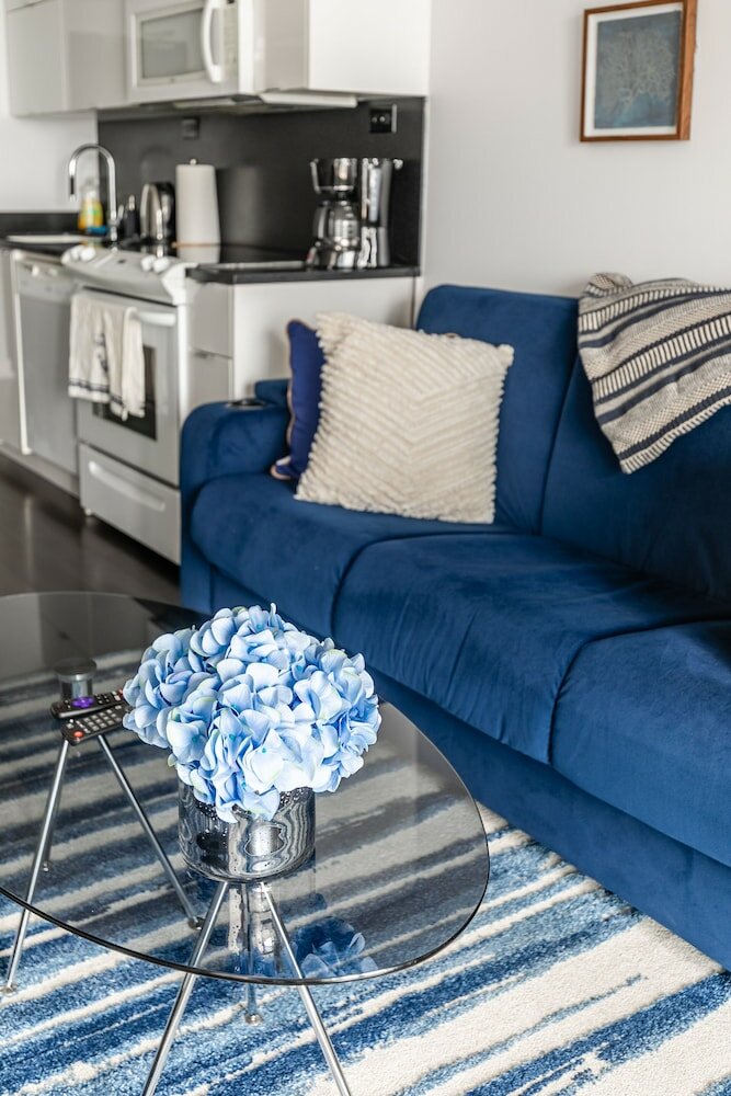 Фото Marvelous Elegant Downtown Apartments