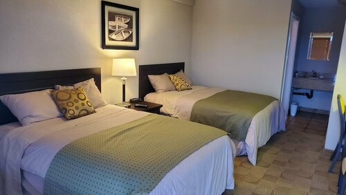 Гостиница Shoreside Inn & Suites
