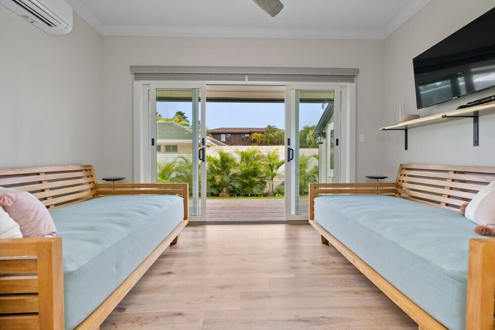 Фото Hale Oahu Villa by Avantstay Kailua Beachfront House! Coastal Luxury!