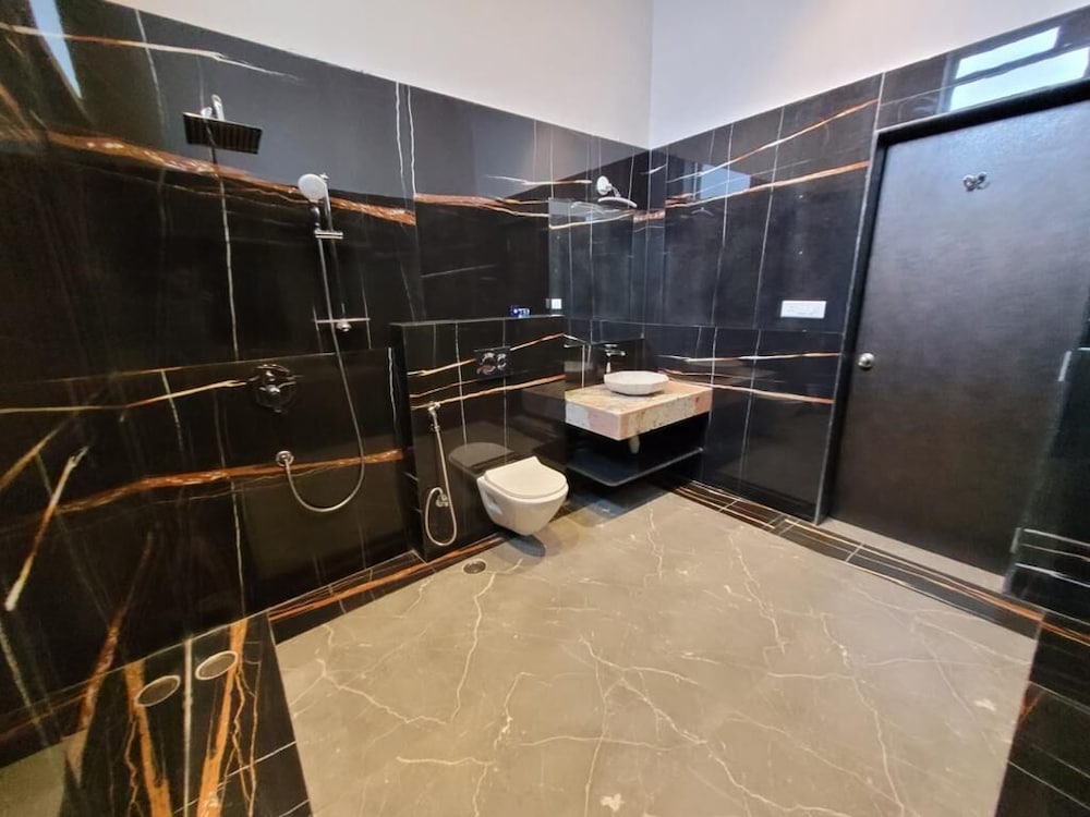 Фото Hotel Suryauday